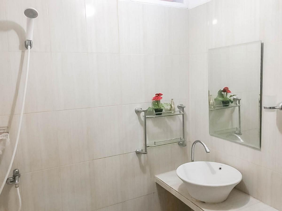 Rumah Panggung Guest House Syariah Cirebon Bagian luar foto